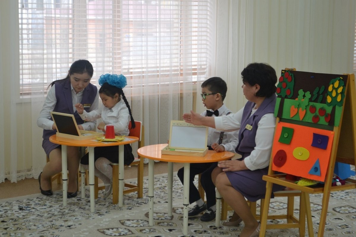 Арнайы білім беру. Инклюзивное образование в Казахстане. Инклюзив дегеніміз не. Инклюзивті бала. Инклюзивті білім беру.