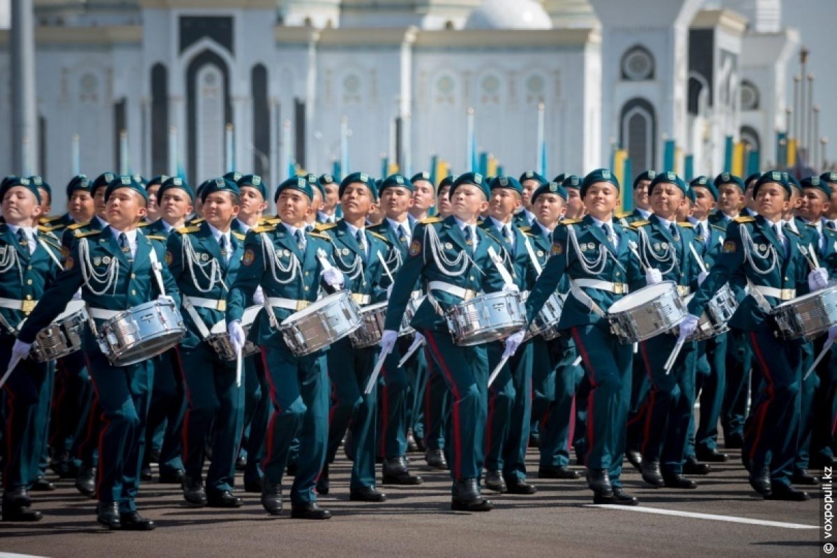 Казахстанского патриотизма. Республиканская школа жас Улан в Алматы. Жас Ұлан Военная школа. Астана Жасулан Военная школа. Жас Ұлан Военная школа в Шымкенте.