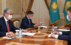 Касым-Жомарт Токаев принял министра труда и социальной защиты населения Серика Шапкенова