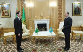 Қазақстан Елшісі Түрікменстан Президентіне сенім грамотасын табыстады