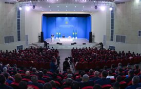Глава государства провел встречу с общественностью Атырауской области