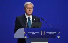 Глава государства выступил на церемонии награждения лауреатов премий «Алтын сапа» и «Парыз» и победителей конкурса «Лучший товар Казахстана»