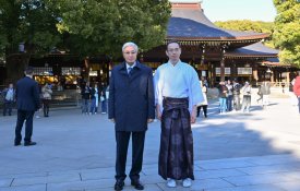 Глава государства посетил храм Мэйджи Джингу