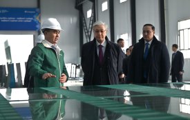 Президент осмотрел предприятие по производству закаленного стекла Dala Glass