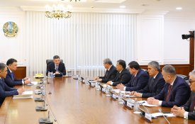 Премьер-министр провел встречу с членами правления Международного фонда спасения Арала