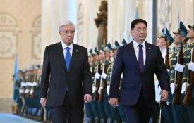 Қасым-Жомарт Тоқаев мен Ухнаагийн Хурэлсух шағын құрамда келіссөз жүргізді