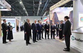 Главы государств посетили павильоны выставки Регионального экологического саммита