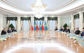 Касым-Жомарт Токаев и Андрей Бабиш провели переговоры в расширенном формате