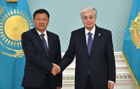 Мемлекет басшысы Xinjiang Lihua компаниясы директорлар кеңесінің төрағасы Чжан Цихайды қабылдады