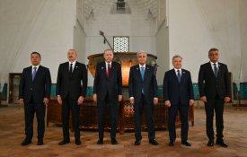Қазақстан, Әзербайжан, Қырғызстан, Түркия және Өзбекстан президенттері Қожа Ахмет Ясауи кесенесіне зиярат етті