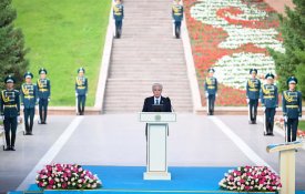Президент Қасым-Жомарт Тоқаев Мемлекеттік Ту көтеру рәсімінде сөз сөйледі