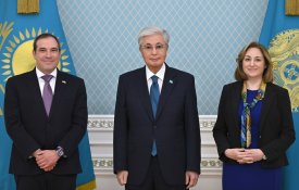 Глава государства принял Старшего советника Совета мира Арье Лайтстоуна