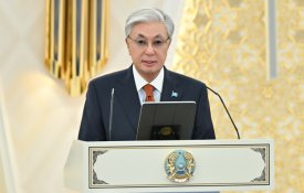 Президент Касым-Жомарт Токаев наградил группу общественных деятелей государственными наградами