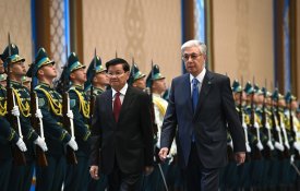 Президенты Казахстана и Лаоса провели переговоры в узком составе
