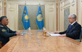 Глава государства принял министра обороны Айдоса Мырзахметова