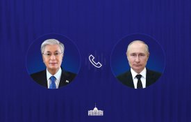 Глава государства провел телефонный разговор с Президентом России Владимиром Путиным
