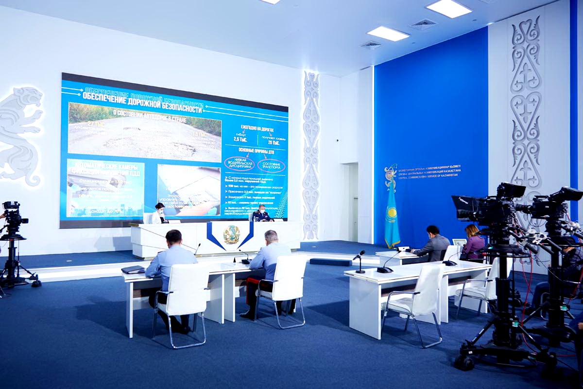 МВД: участковые состоят в 7,5 тыс. чатах с жильцами