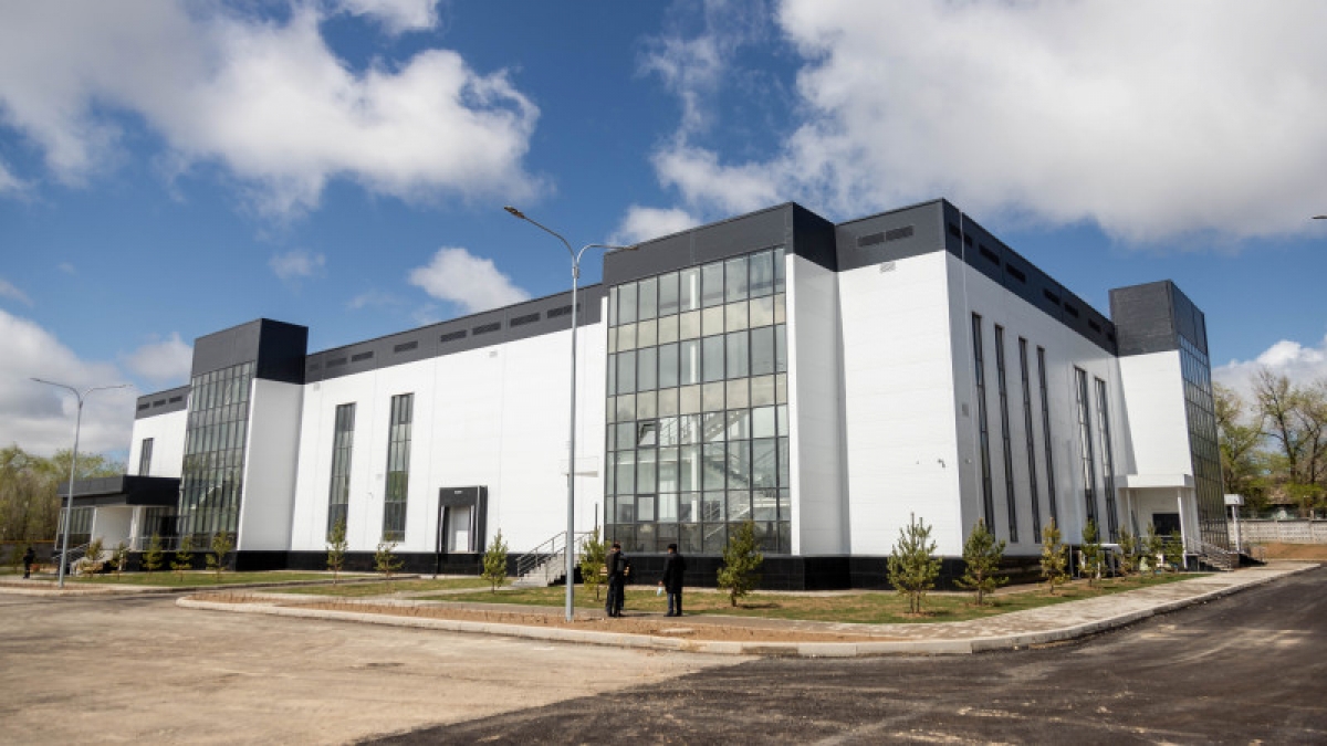 Пресс-тур на завод в Гвардейском. Министр образования пообещал инициировать доступ на предприятие по розливу вакцины от Covid-19