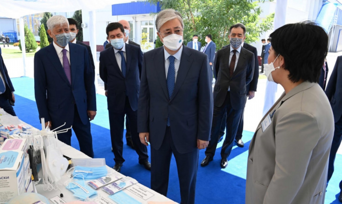 Глава государства ознакомился с работой компании Dolce