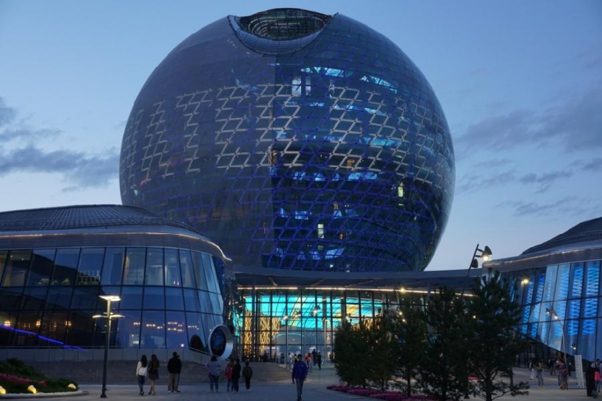 Astana center. Международный финансовый центр Астана. Астана Международный финансовый центр (МФЦ) AIFC. МФЦА Казахстан. Астана центр.