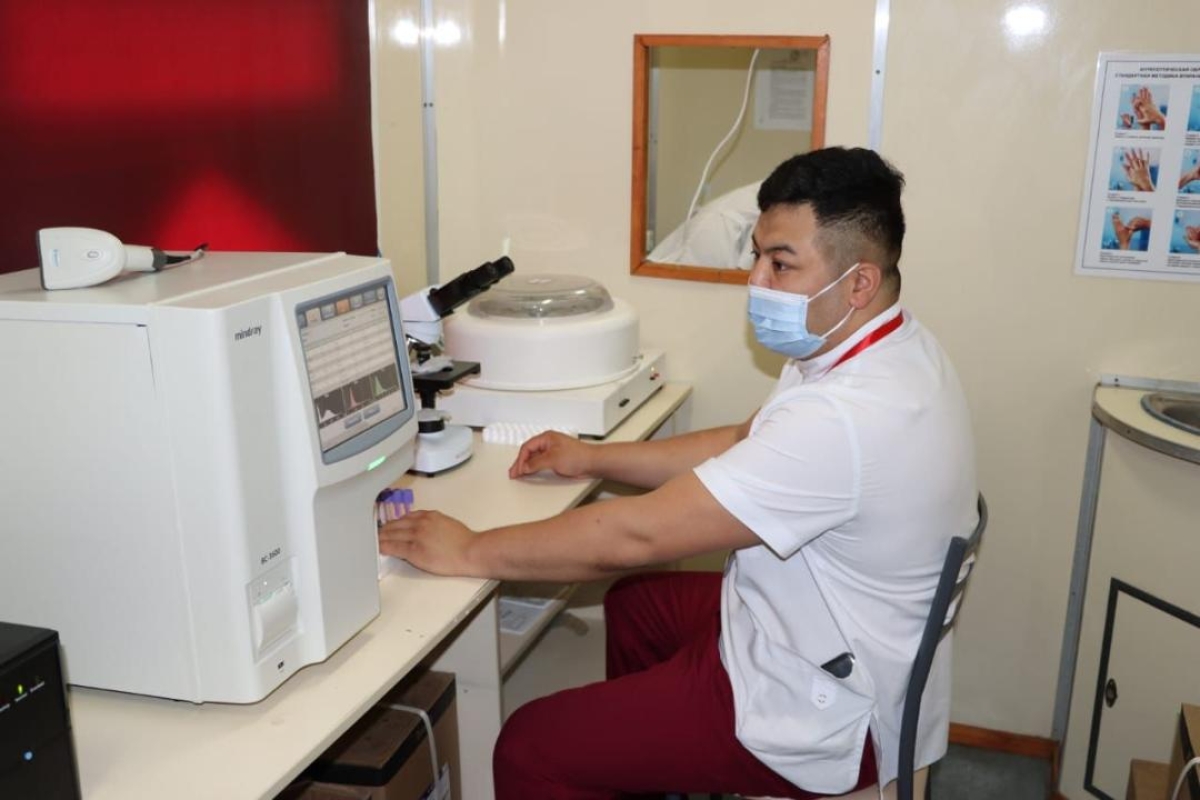 Медицинский поезд «Саламатты Қазақстан» в этом году охватит медицинскими услугами свыше 80 тысяч человек, живущих на 112 железнодорожных станциях.