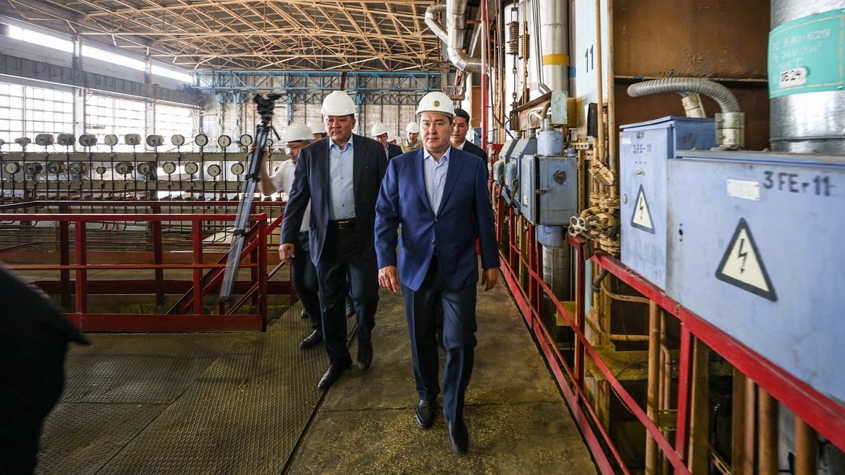 Алихан Смаилов проверил ход восстановительных работ на МАЭК