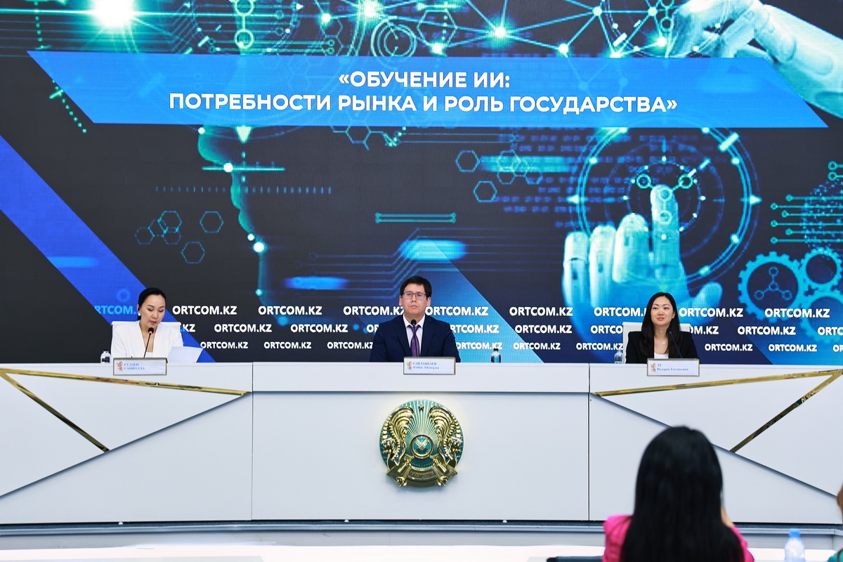 12 школьников представят Казахстан на Международной олимпиаде по ИИ в Пекине