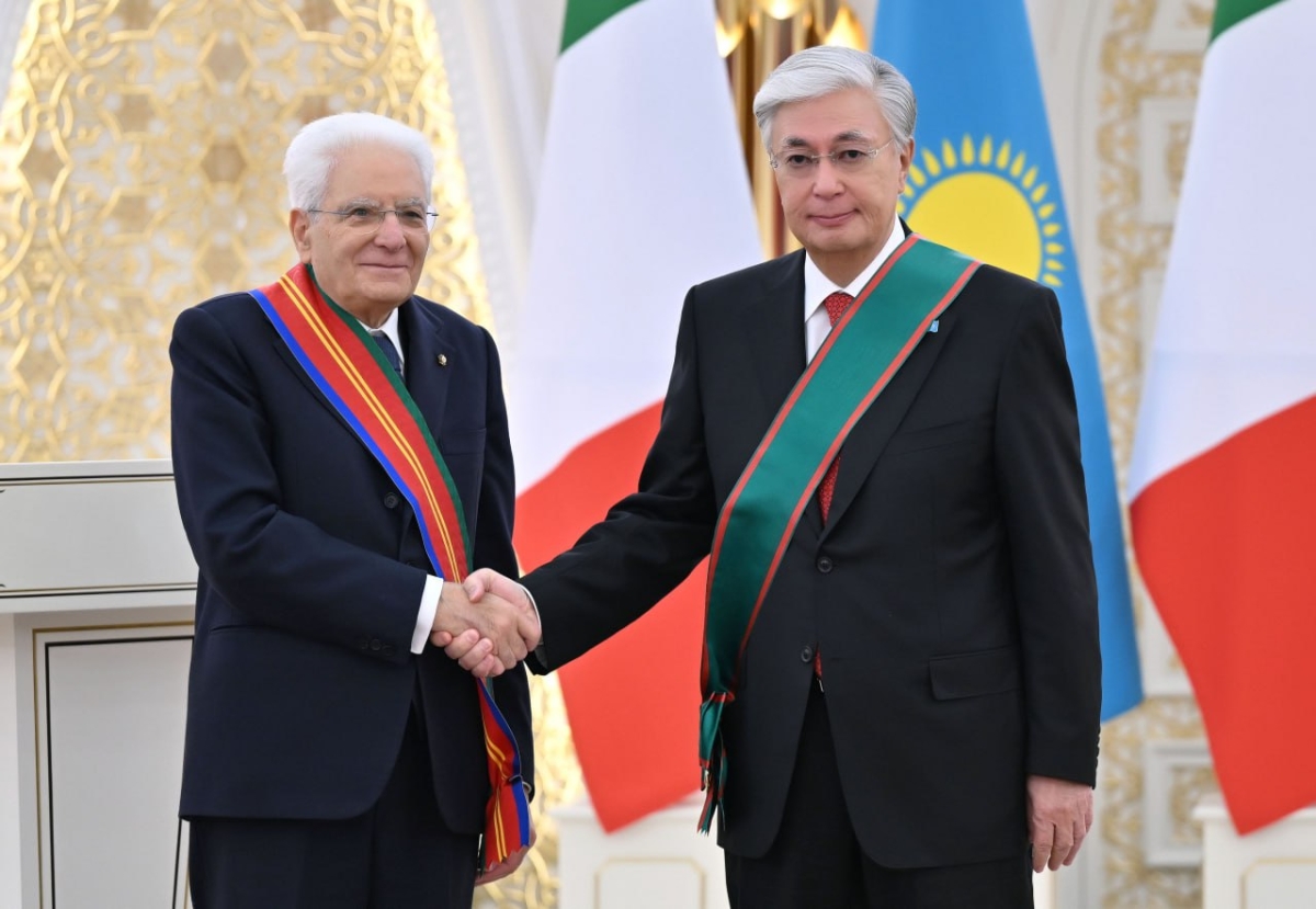 Глава государства наградил Президента Италии Серджо Маттареллу орденом «Достық» I степени