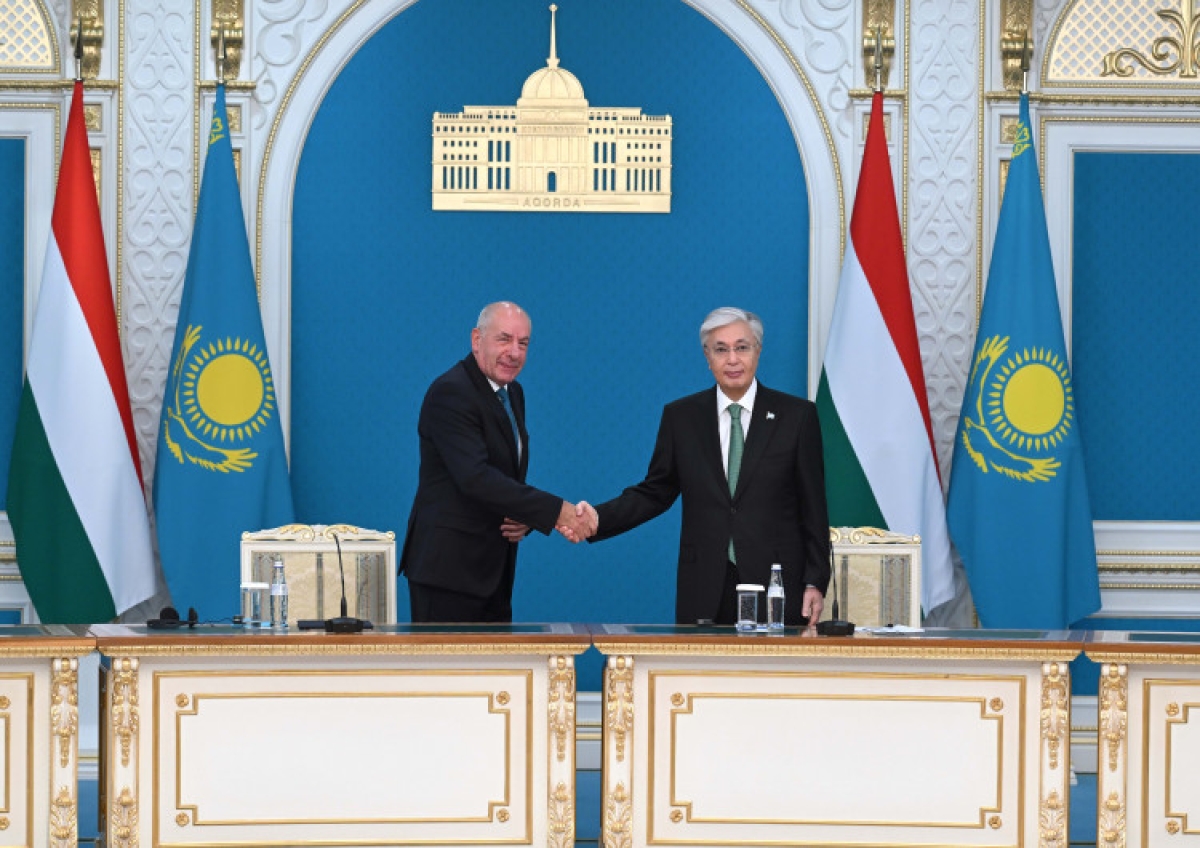 Касым-Жомарт Токаев и Тамаш Шуйок провели брифинг для представителей средств массовой информации