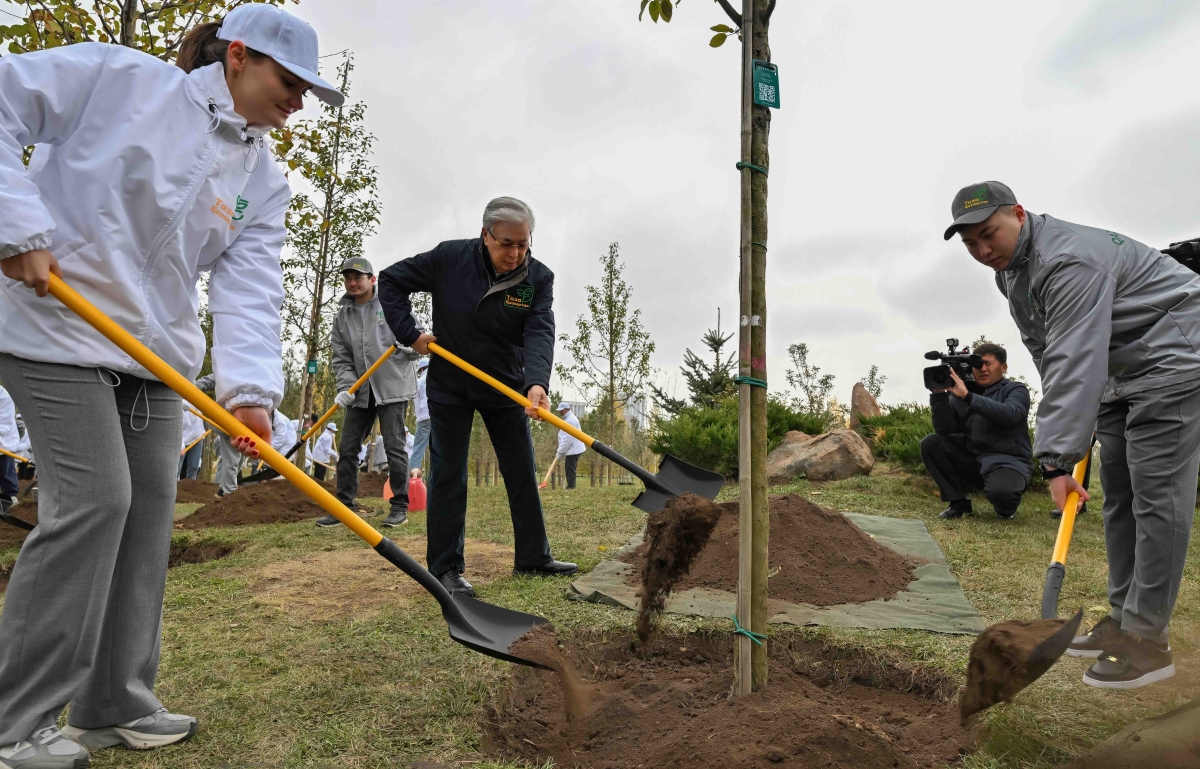 Глава государства принял участие в экологической акции «Таза Қазақстан»