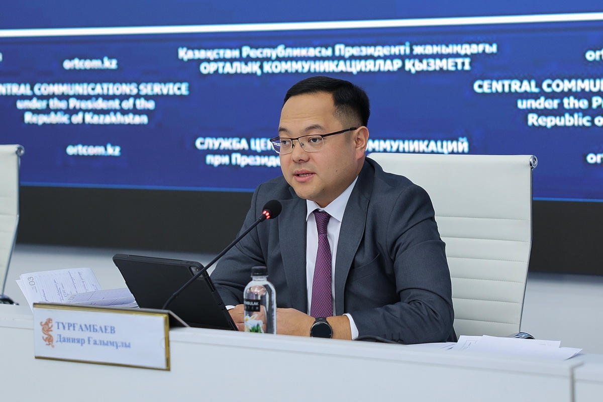 Первая группа привезенных в Казахстан лошадей Пржевальского выпущена в естественную среду обитания