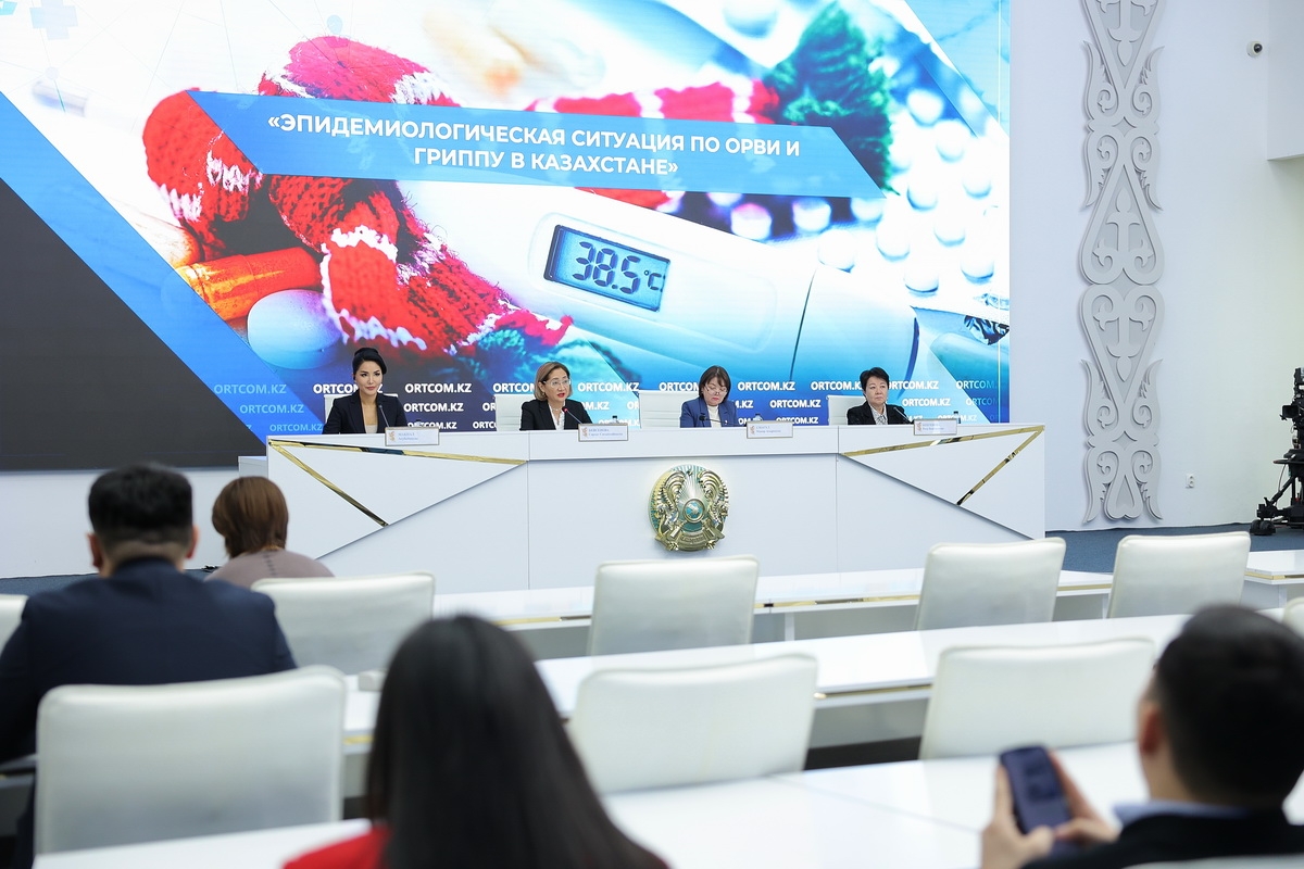 Около 2 млн казахстанцев получили вакцину против гриппа