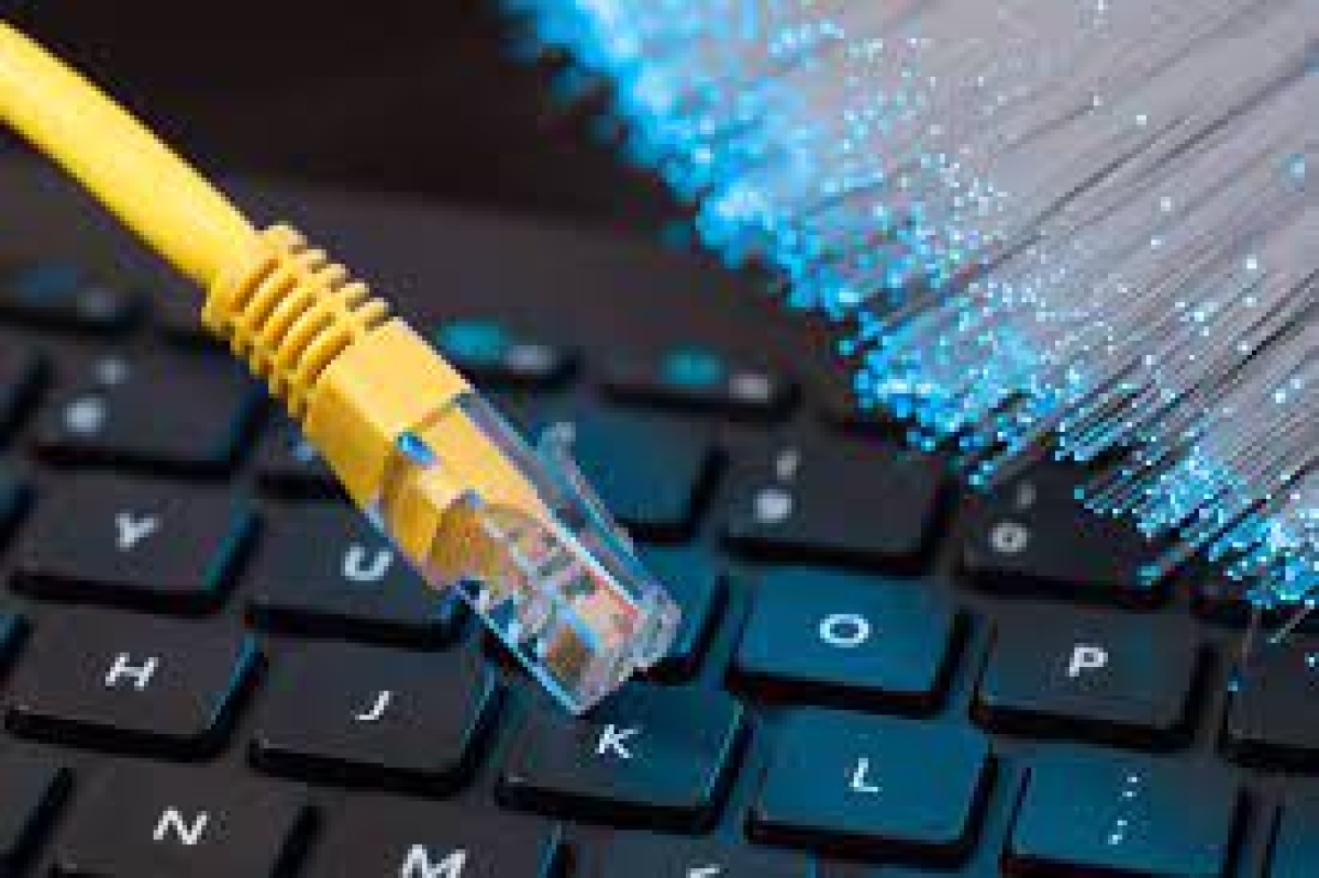 В 43 селах Атырауской области проводится прокладка волоконно-оптического интернета