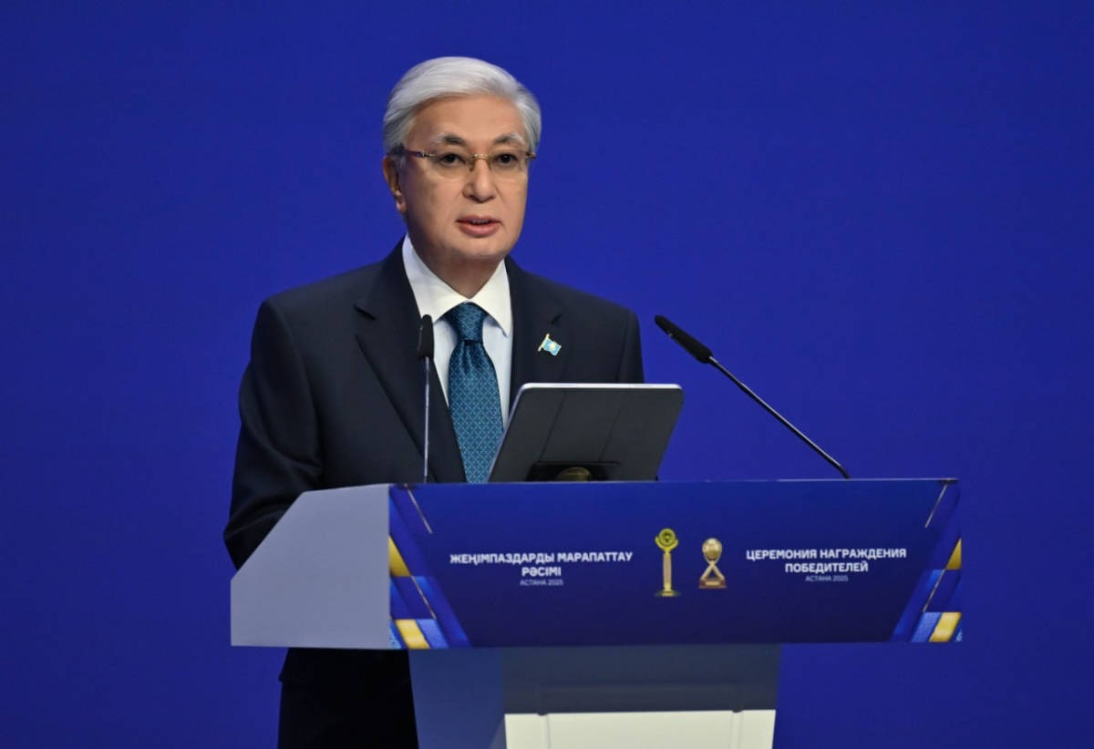 Глава государства выступил на церемонии награждения лауреатов премий «Алтын сапа» и «Парыз» и победителей конкурса «Лучший товар Казахстана»