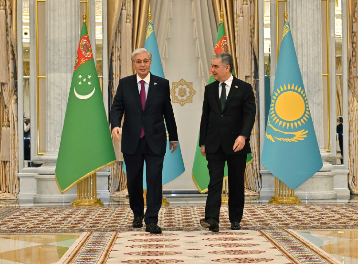 Глава государства прибыл в Ашхабад