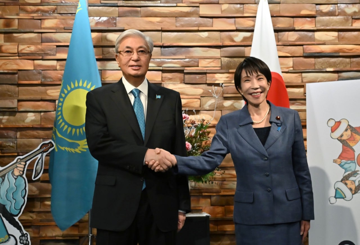 Глава государства провел переговоры с Премьер-министром Японии Санаэ Такаичи