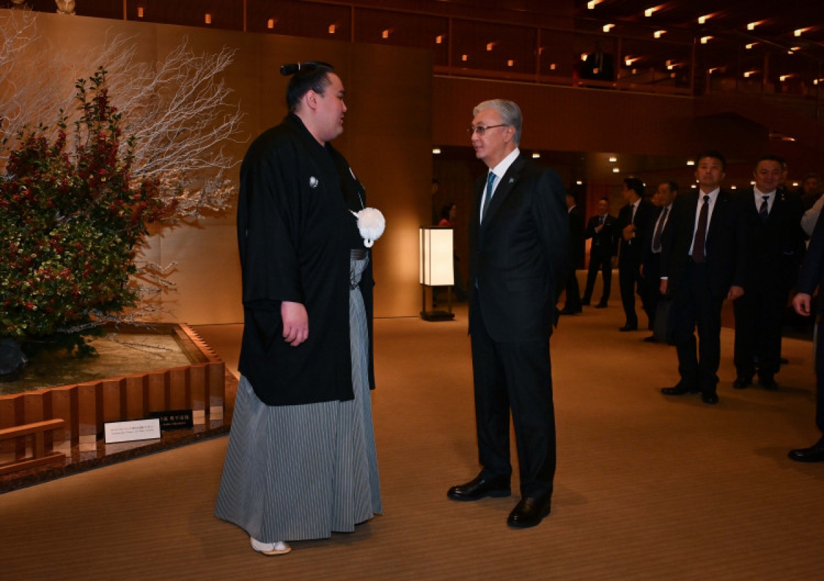 В Токио состоялась встреча Президента Касым-Жомарта Токаева с профессиональным борцом сумо Ерсином Балтагулом