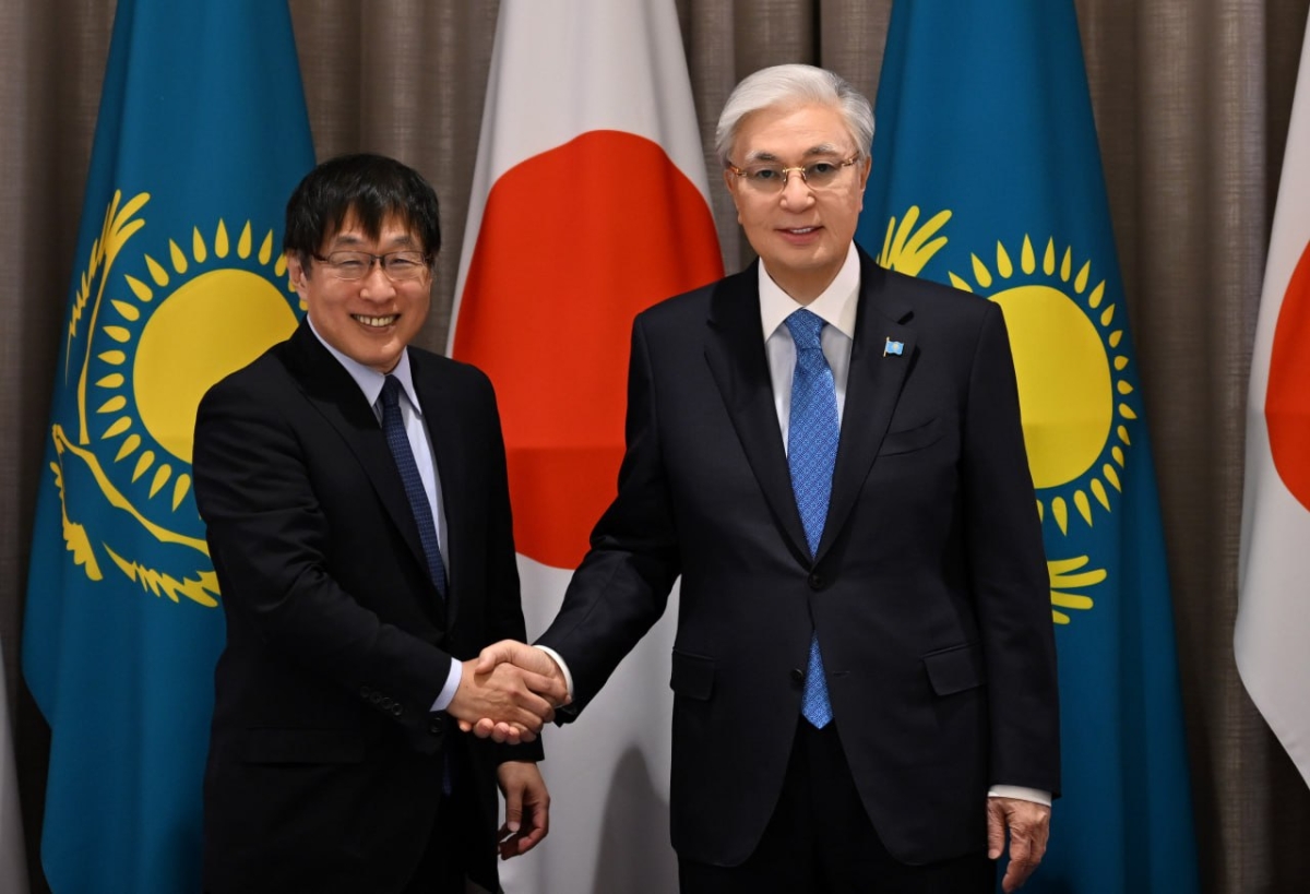 Глава государства принял председателя Японской организации по металлам и энергетической безопасности (JOGMEC) Ичиро Такахару