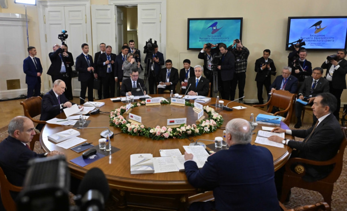 Президент Казахстана принял участие в заседании Высшего Евразийского экономического совета в узком составе
