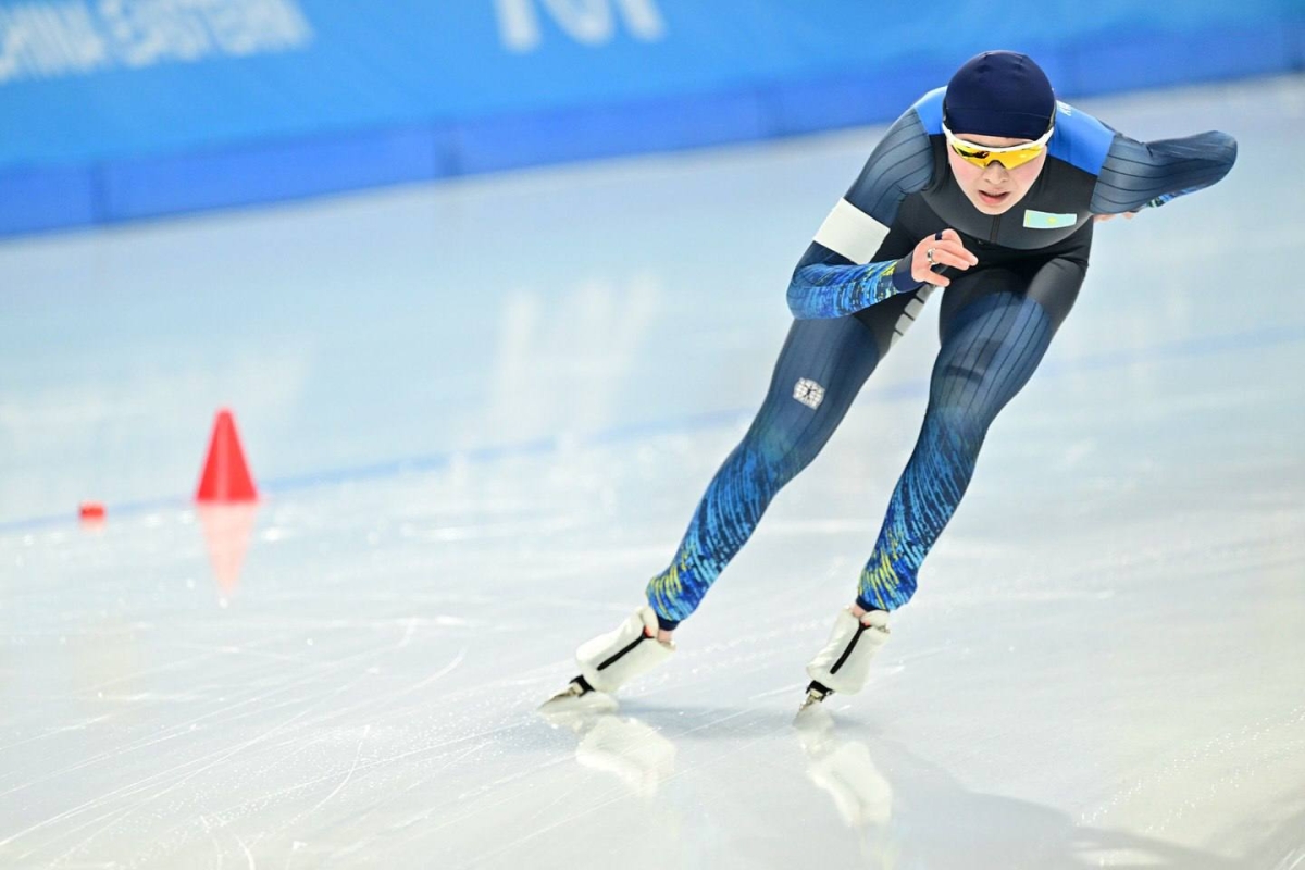 Глава государства поздравил Кристину Шумекову с триумфом на чемпионате мира по конькобежному спорту среди юниоров