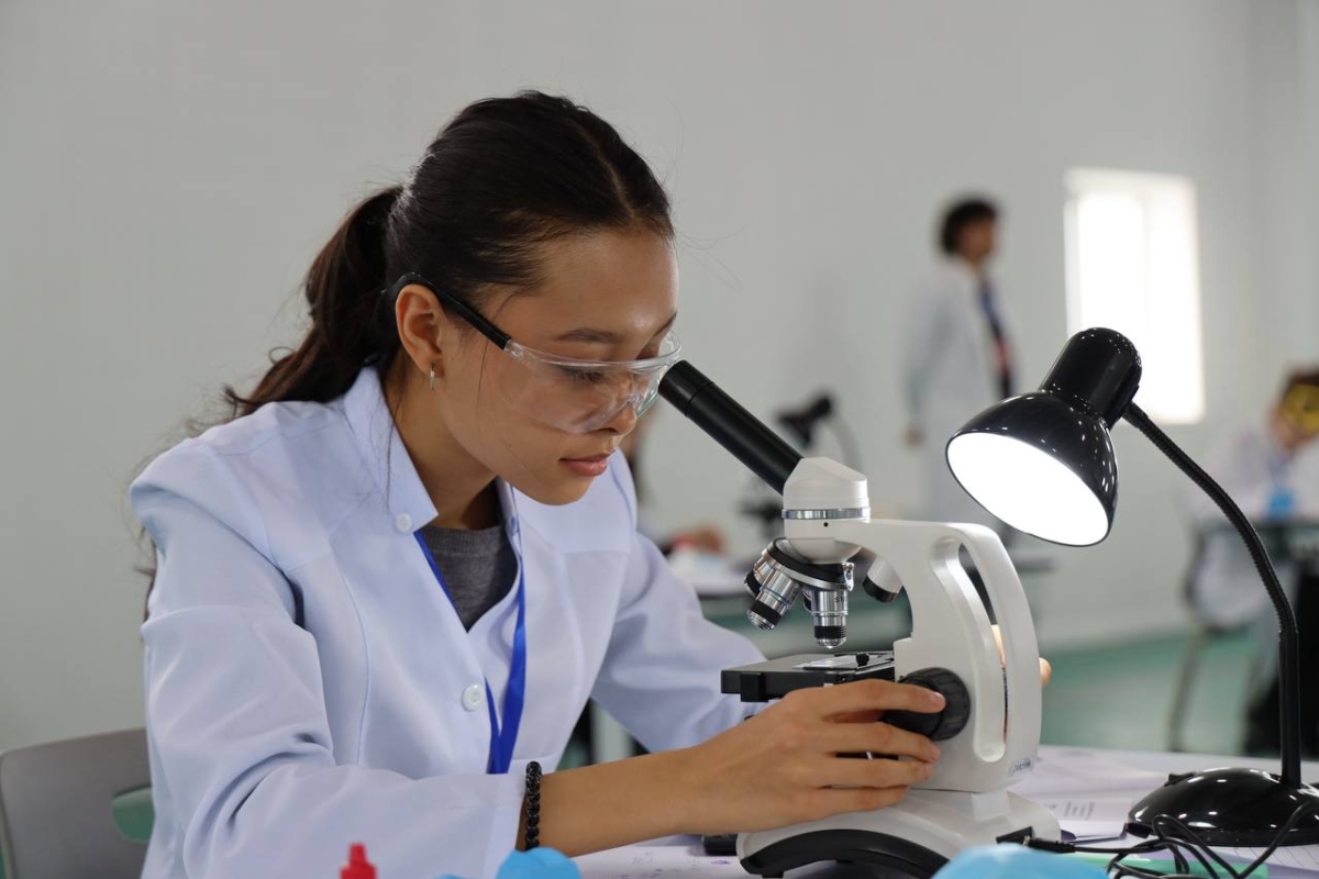 Стартовал заключительный этап республиканской олимпиады по биологии и физике