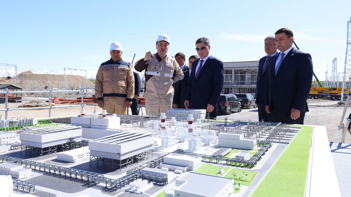Премьер-министр проверил реализацию поручений Президента по строительству электростанции в Туркестанской области