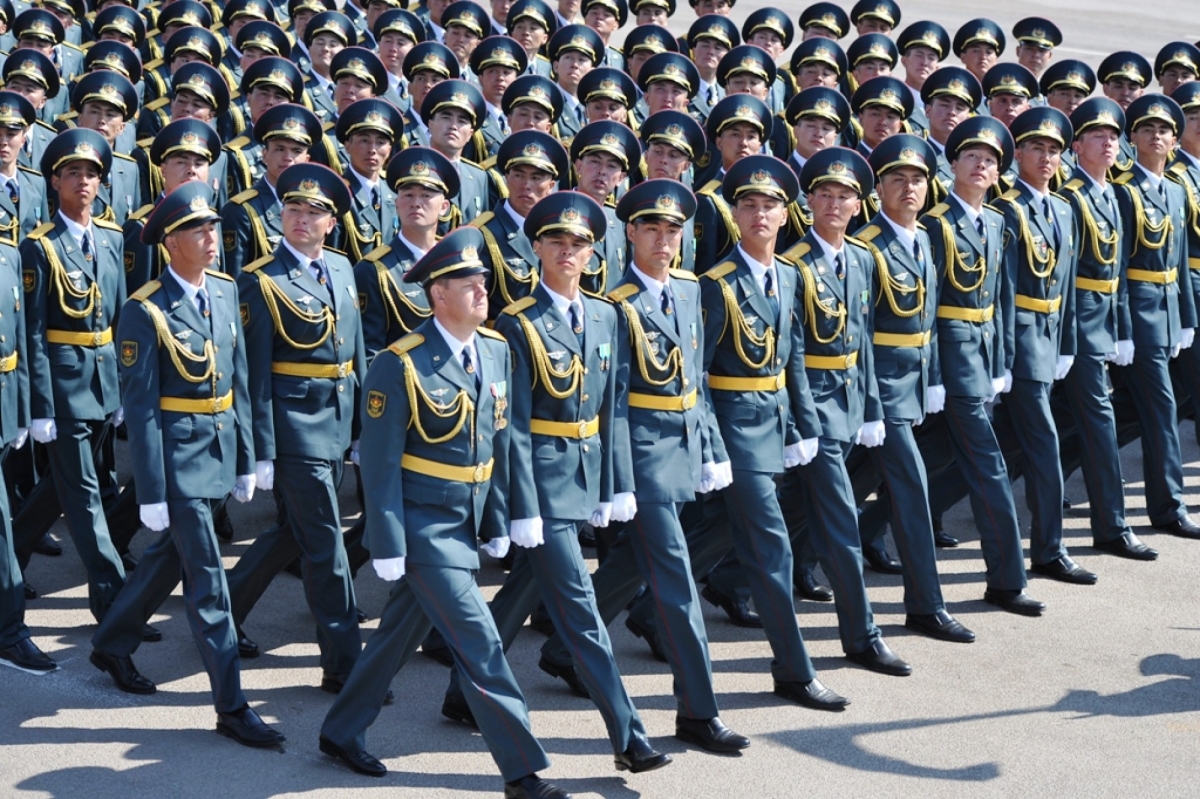 Военная форма казахстана. Парад в Казахстане. Военный парад. Военный парад в Казахстане.