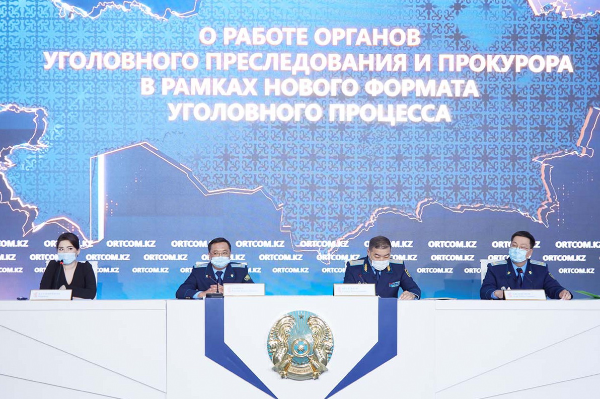 Үштік әйелдерді сиқытады Жағажайдағы қара жұптар бейне