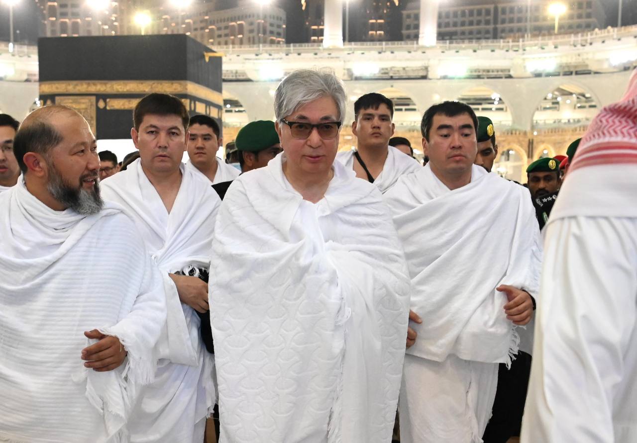 Секс жігіт қызды трахает